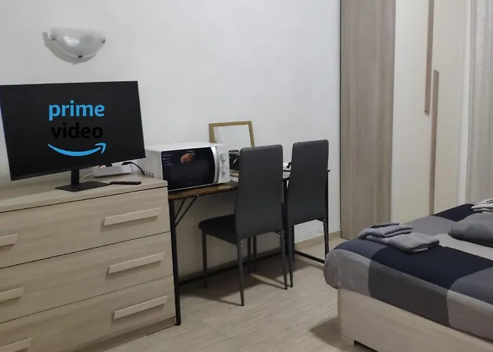 Appartement Golden - Entire For 6 People With Private Garden And Garage - Close To Metro C *