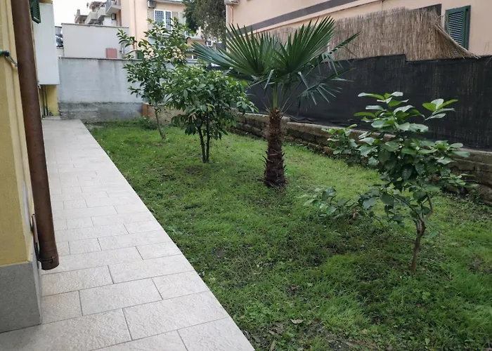 Golden - Entire For 6 People With Private Garden And Garage - Close To Metro C * Rome