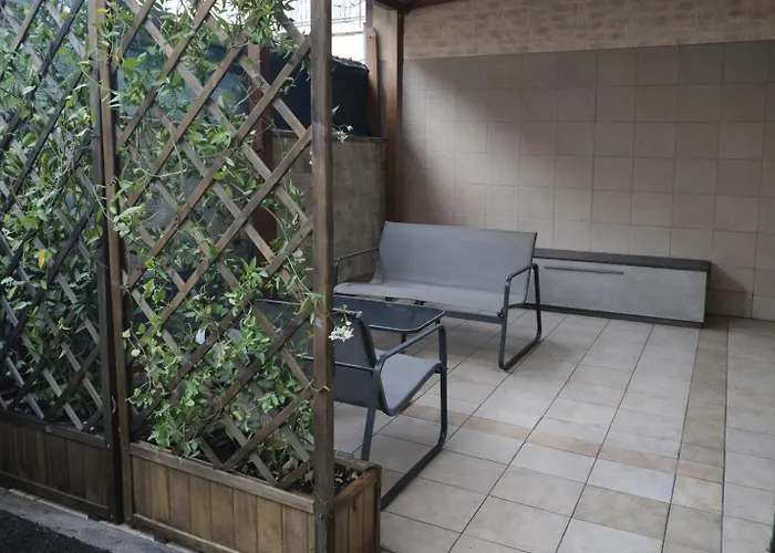 Appartement Golden - Entire For 6 People With Private Garden And Garage - Close To Metro C