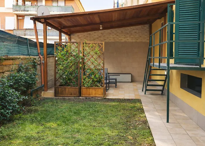 Appartement Golden - Entire For 6 People With Private Garden And Garage - Close To Metro C