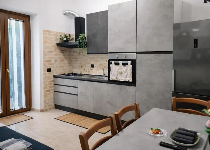 Golden - Entire For 6 People With Private Garden And Garage - Close To Metro C * Rome