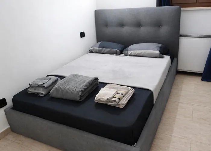 Appartement Golden - Entire For 6 People With Private Garden And Garage - Close To Metro C *