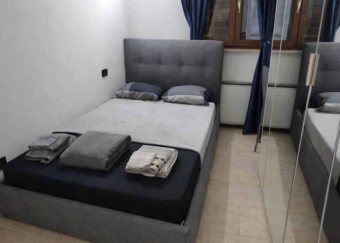 Golden - Entire For 6 People With Private Garden And Garage - Close To Metro C Appartement Rome