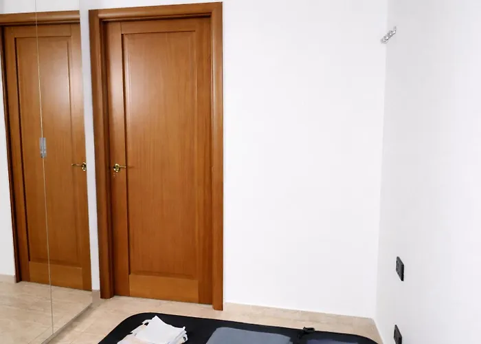 Golden - Entire For 6 People With Private Garden And Garage - Close To Metro C Appartement *