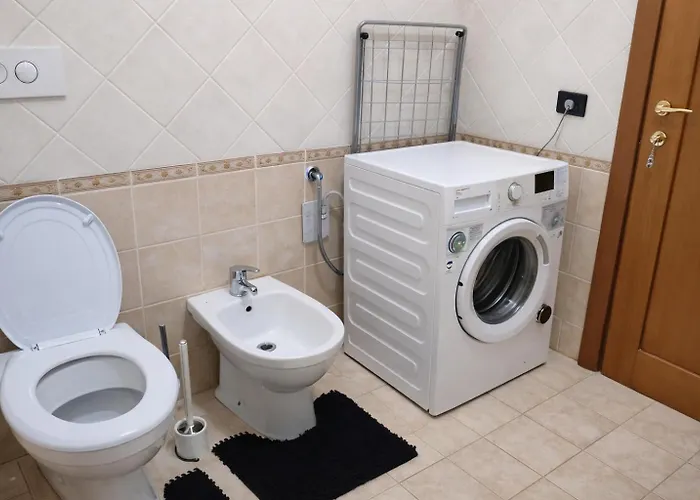 Appartement Golden - Entire For 6 People With Private Garden And Garage - Close To Metro C *