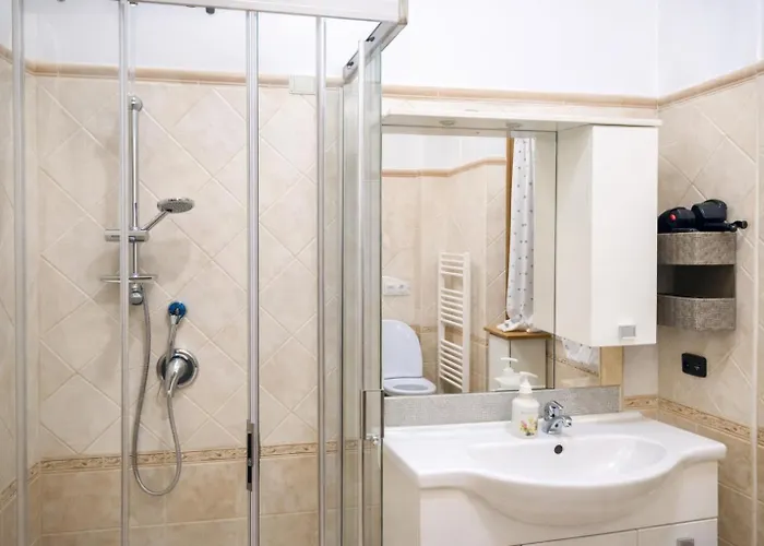 Golden - Entire For 6 People With Private Garden And Garage - Close To Metro C Appartement Rome
