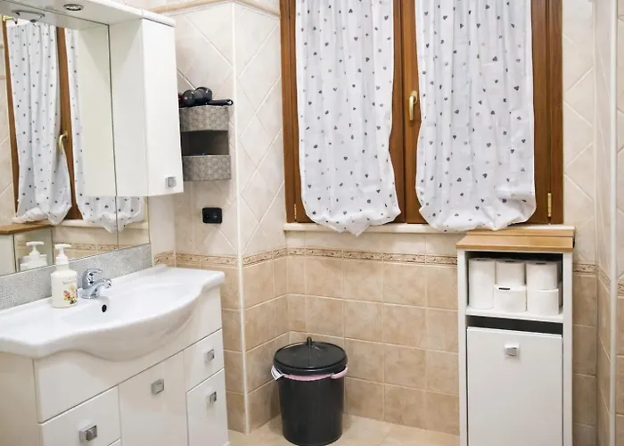 Golden - Entire For 6 People With Private Garden And Garage - Close To Metro C Appartement